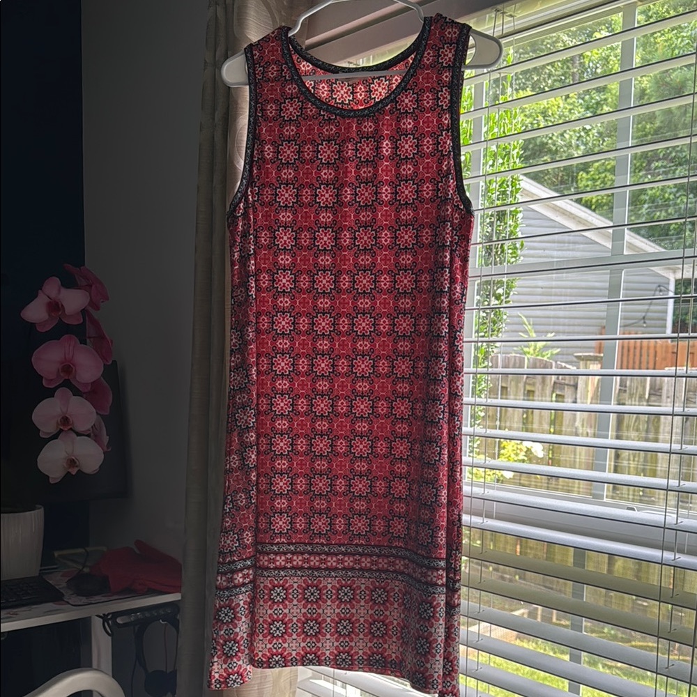 Elegant Red Patterned Sleeveless Dress